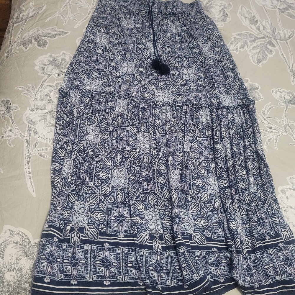 Max Studio Blue Print Rayon Jersey Pull-on Tiered Maxi Skirt Size Small EUC